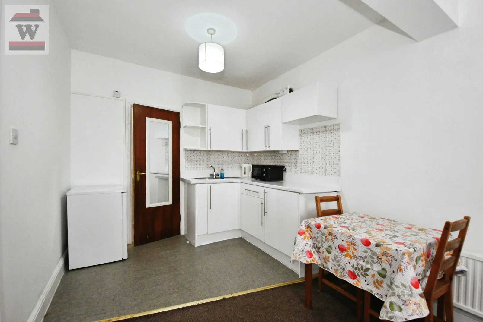 Flat Cecil Road in Greater London