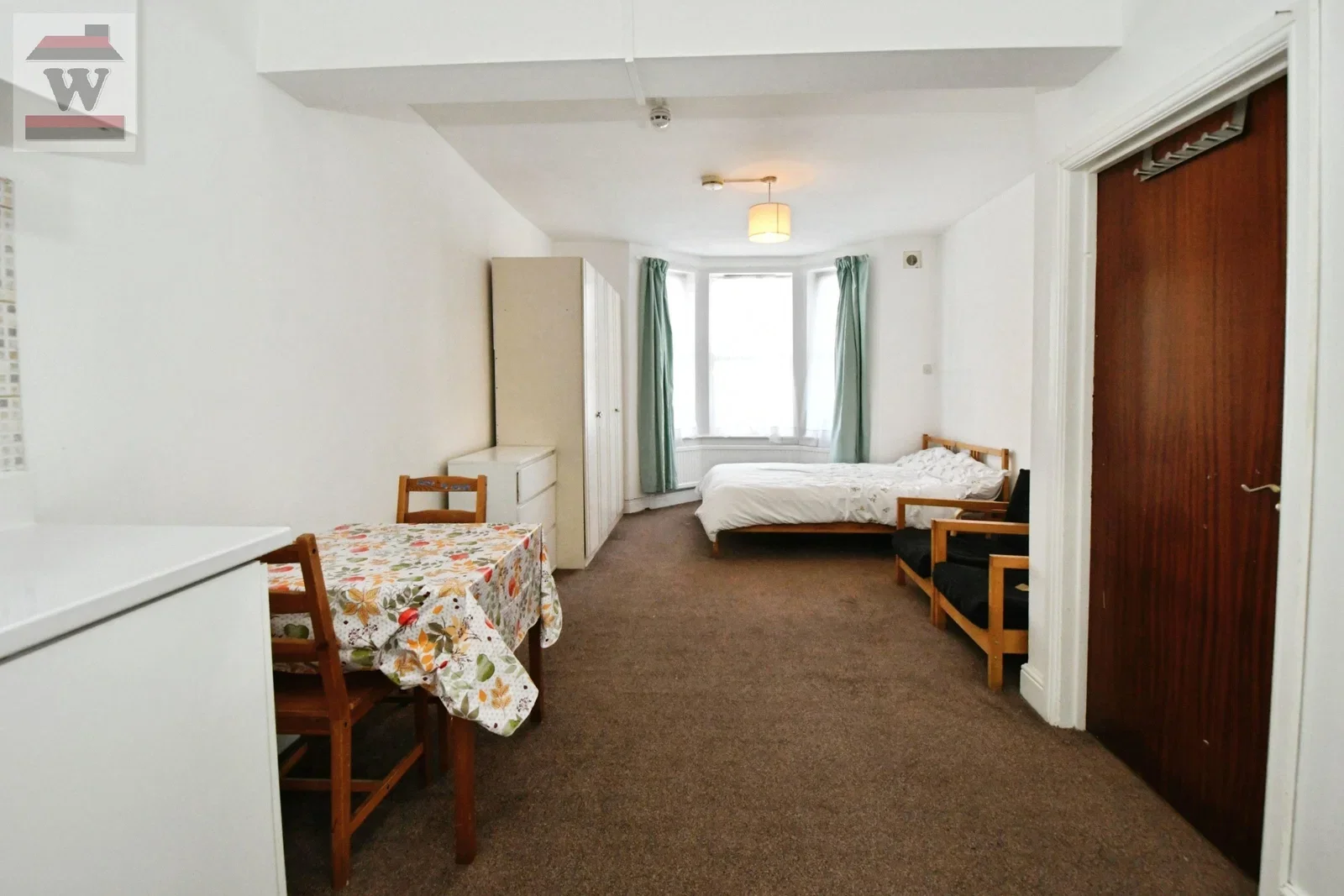 Flat Cecil Road in Greater London
