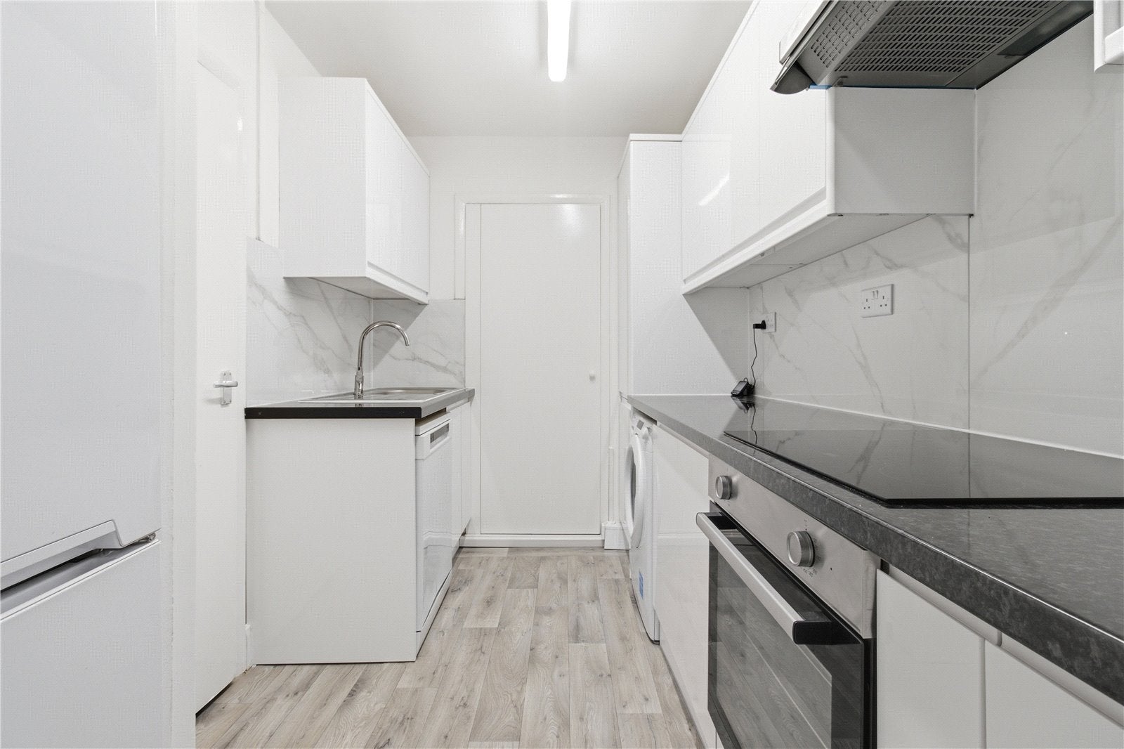 Flat Brownlow Road in Greater London