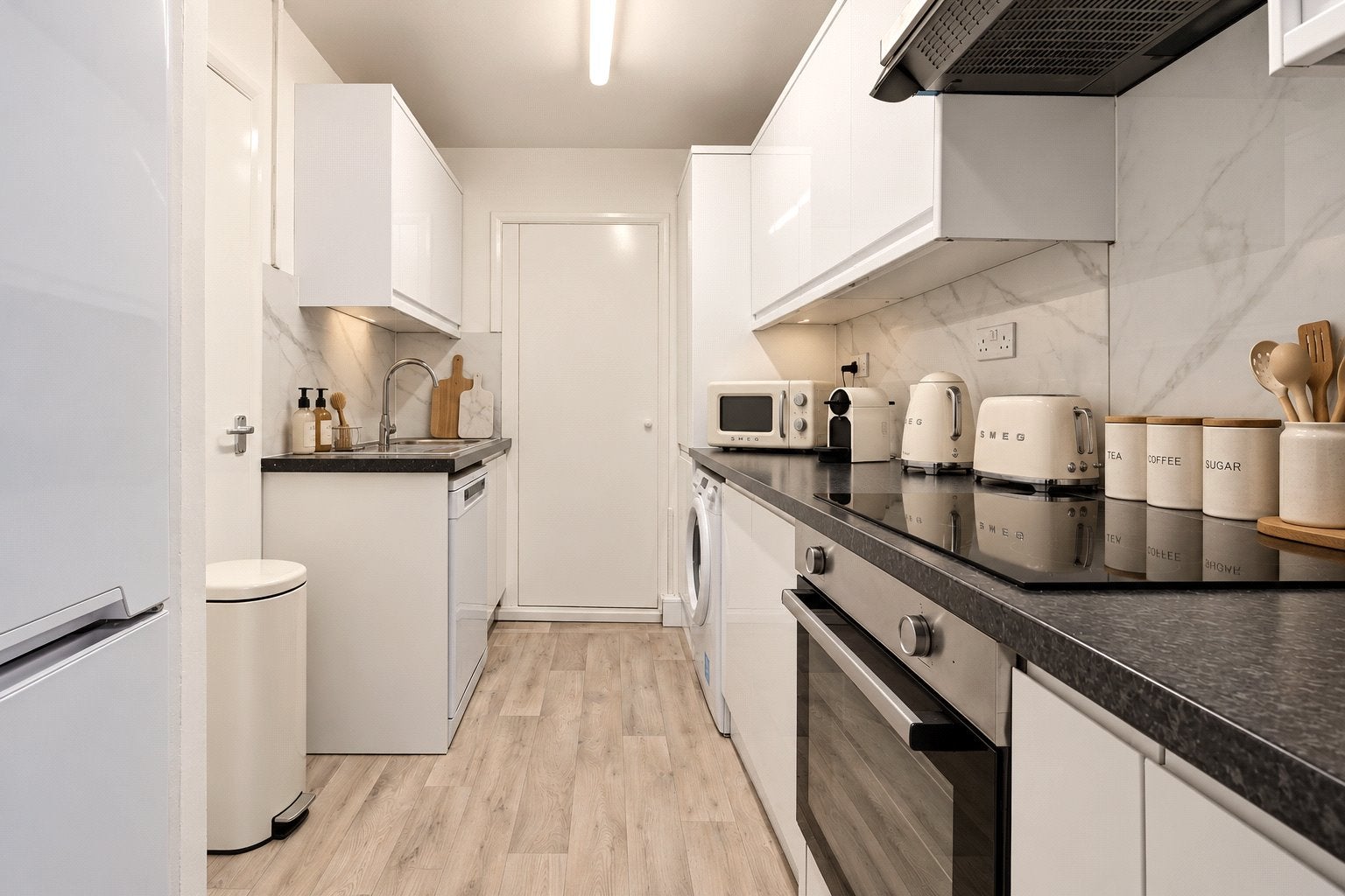 Flat Brownlow Road in Greater London