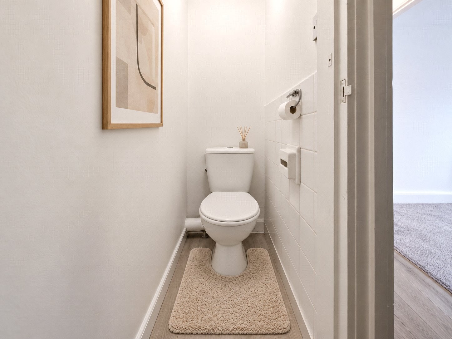 Flat Brownlow Road in Greater London