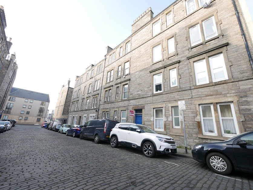 Flat Heriot Hill Terrace in City of Edinburgh