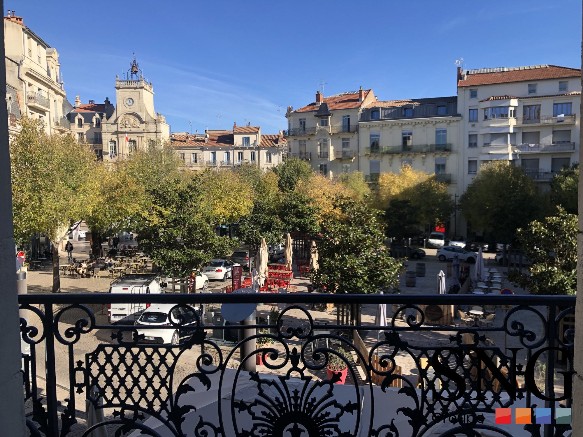 Flat Place du Forum in Béziers