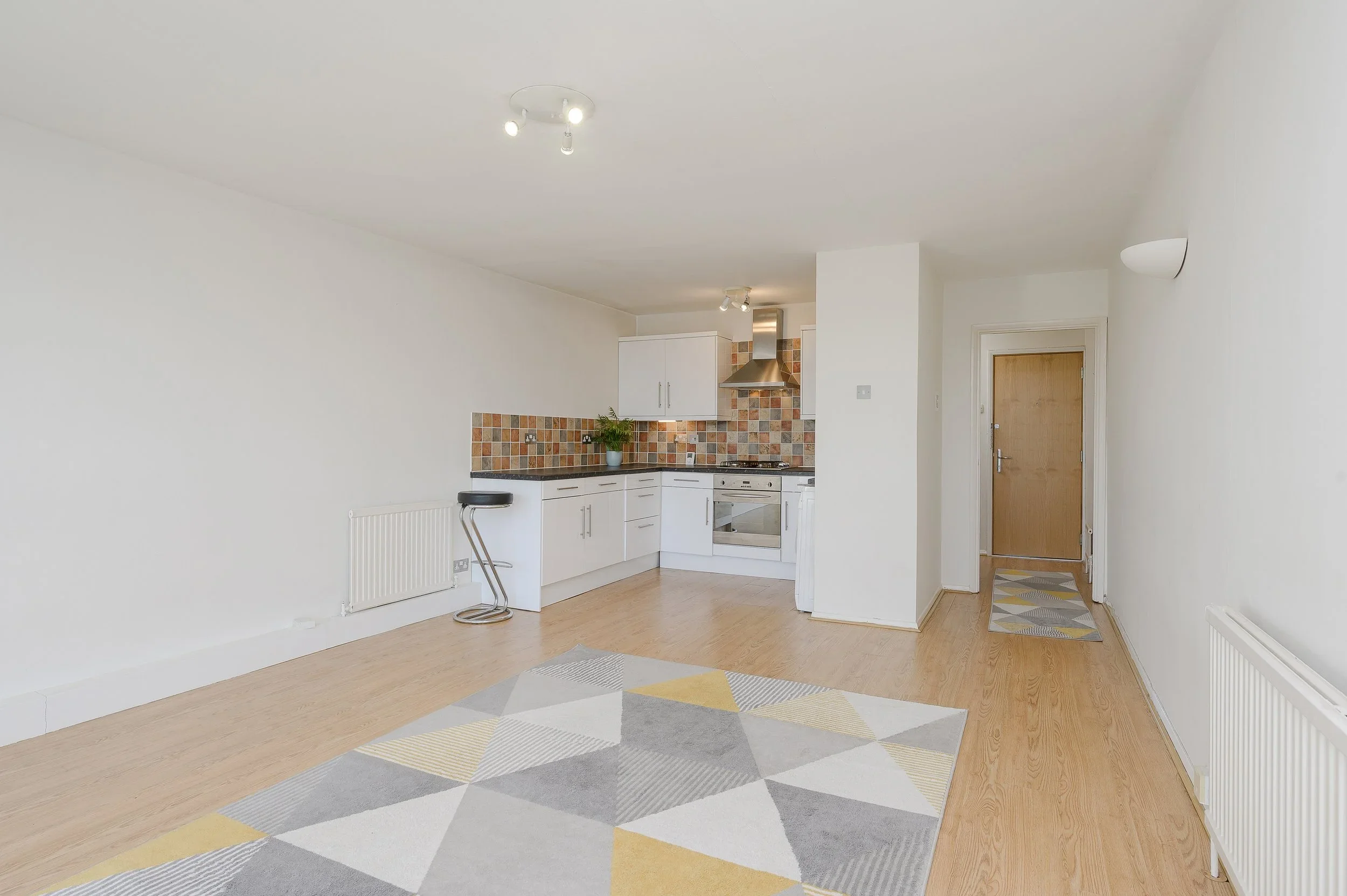 Flat Lambton Road in Greater London