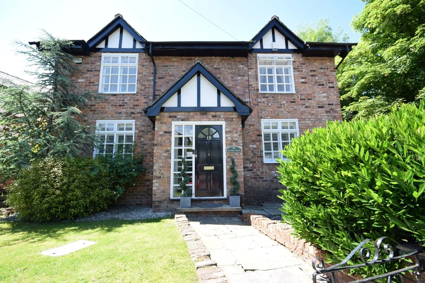 House Manchester Road in Cheadle