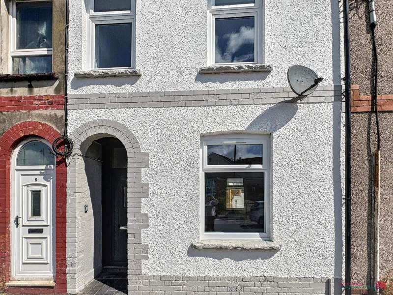 House Ton-y-Felin Road in Caerphilly