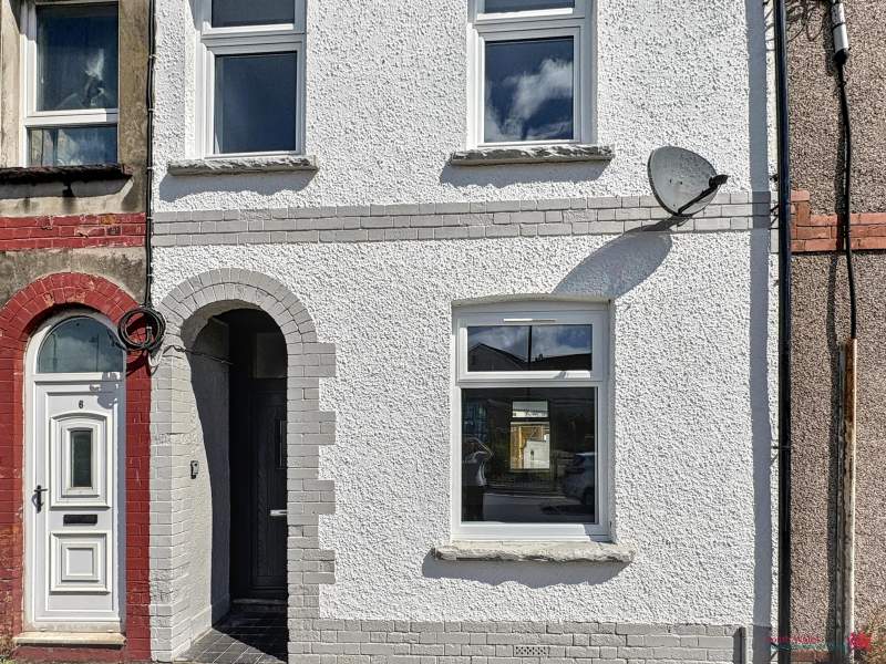 House Ton-y-Felin Road in Caerphilly