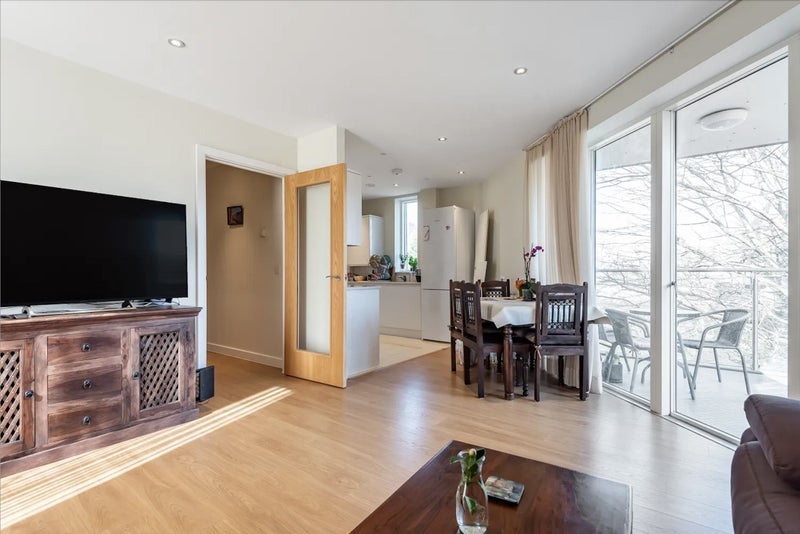 Flat Alvey Street in Greater London