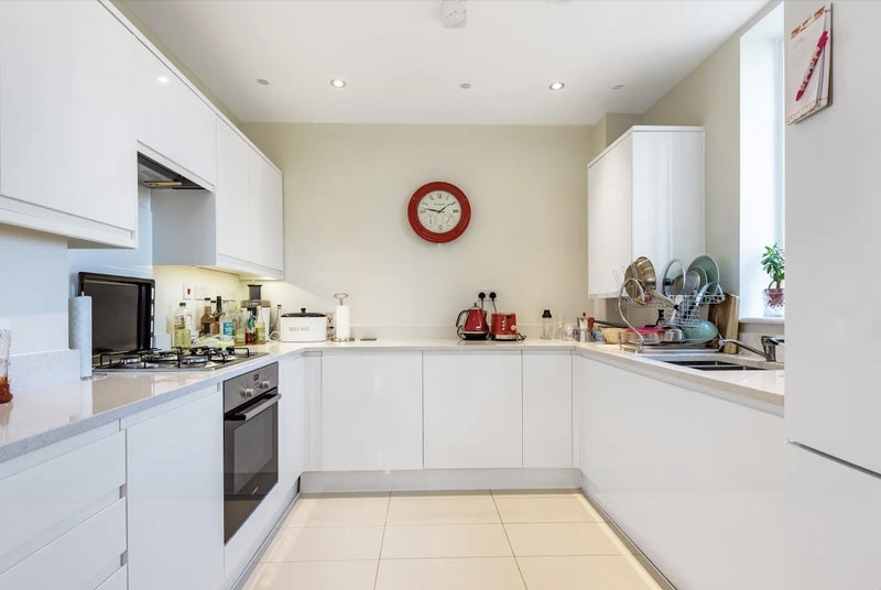 Flat Alvey Street in Greater London