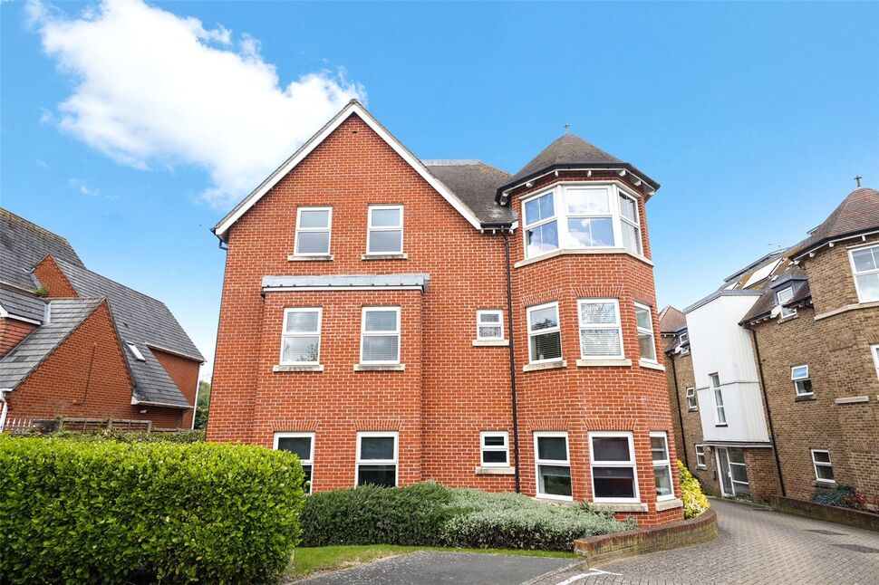 Flat Egham Hill in Borough of Runnymede