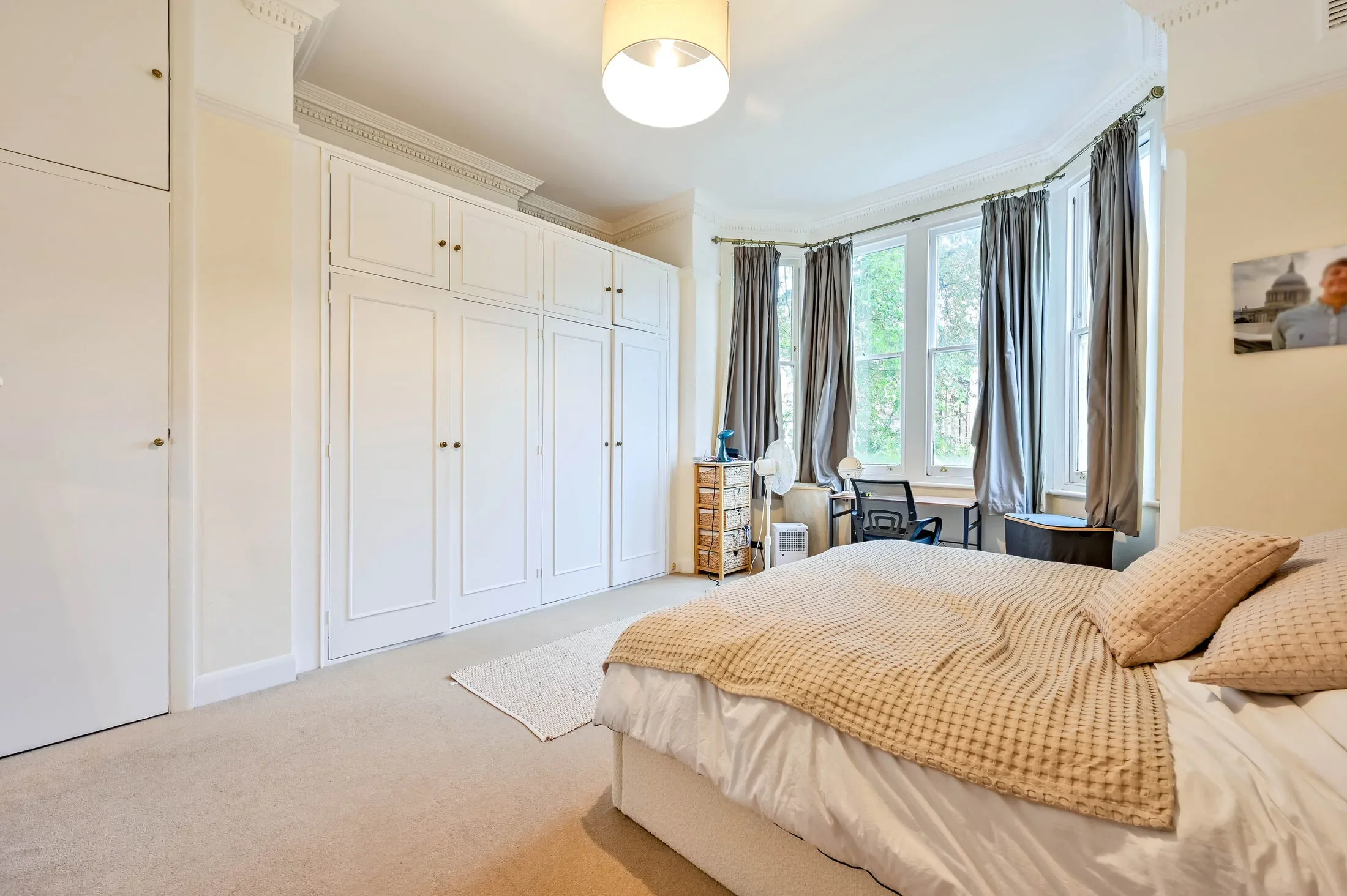Flat Rusholme Road in Greater London