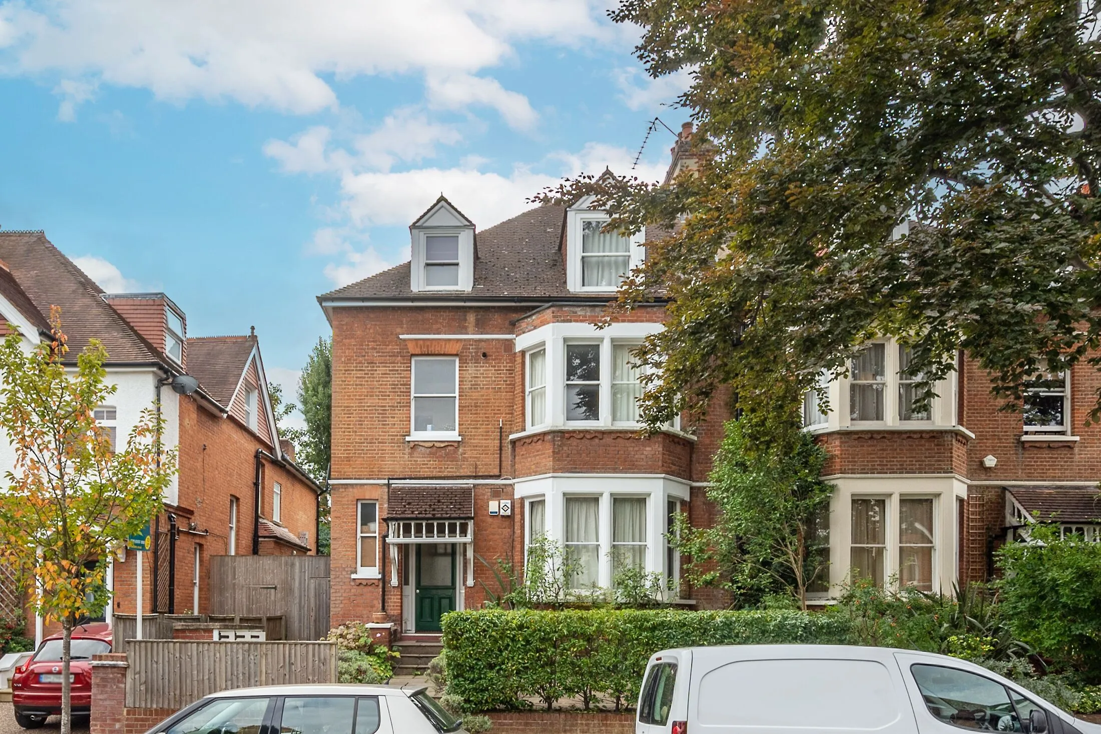 Flat Rusholme Road in Greater London