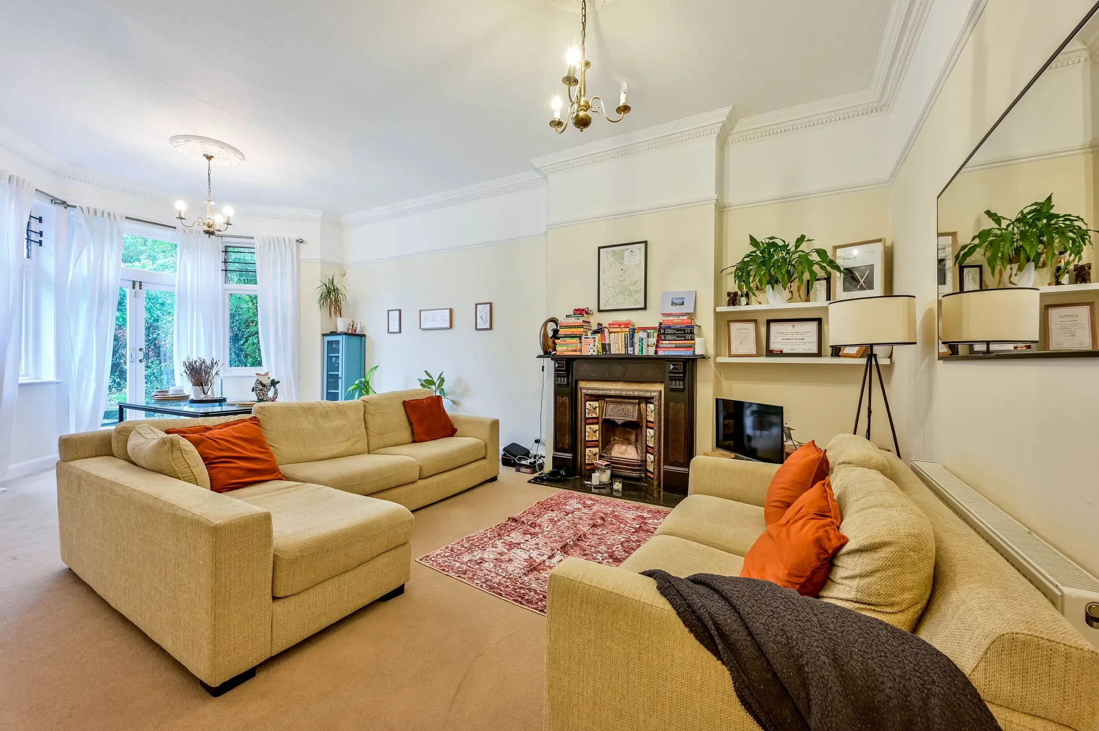 Flat Rusholme Road in Greater London