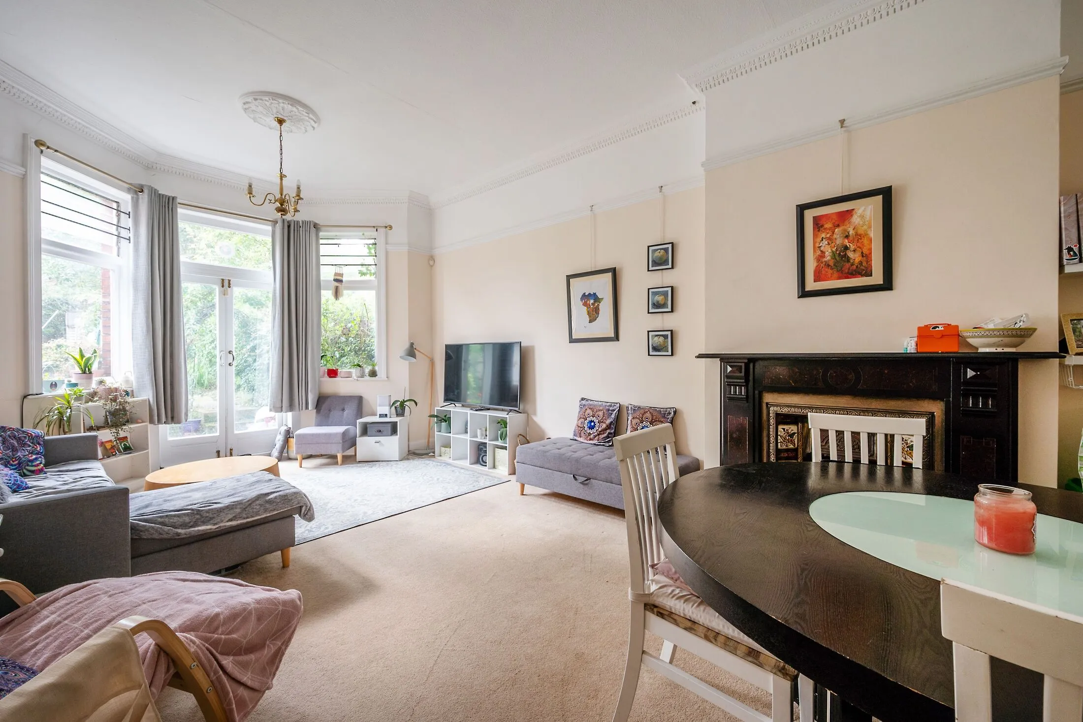 Flat Rusholme Road in Greater London