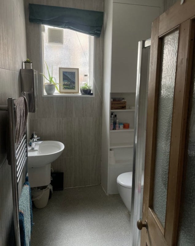 Room Elmfield Road in Greater London