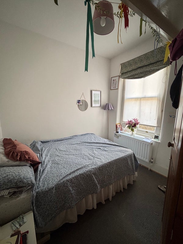 Room Elmfield Road in Greater London