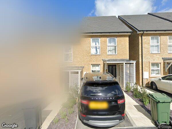 Room Wheeler Close in Burghfield