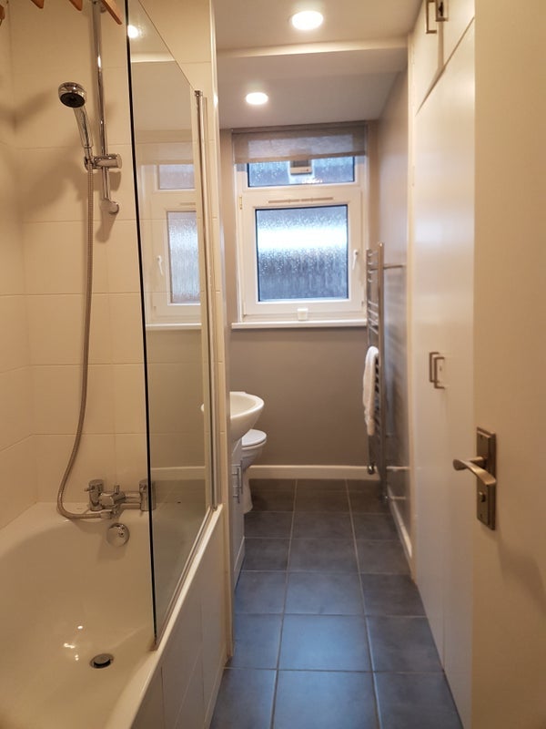 Room Woking Close in Greater London