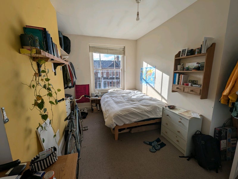 Room Parkholme Road in Greater London