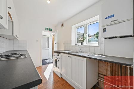 House The Fairway in Greater London