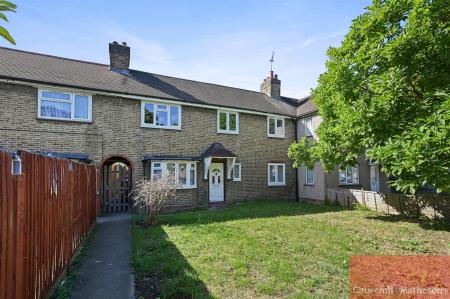 House The Fairway in Greater London