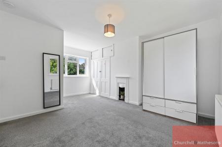 House The Fairway in Greater London