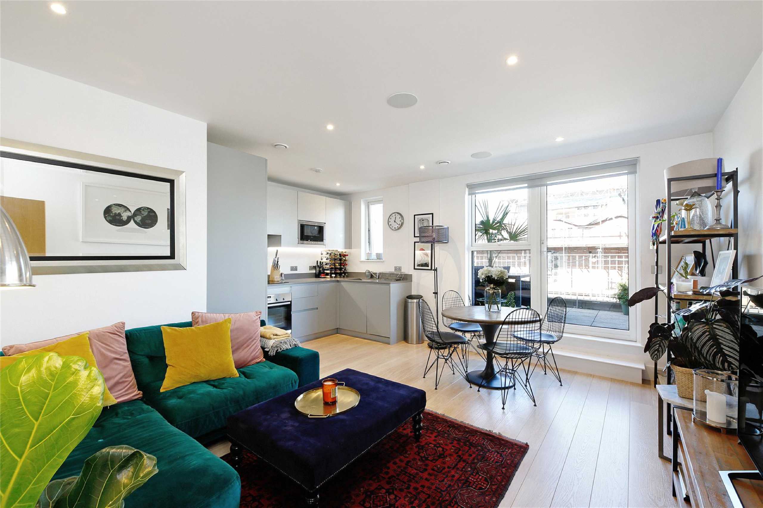Flat Stockwell Park Road in Greater London