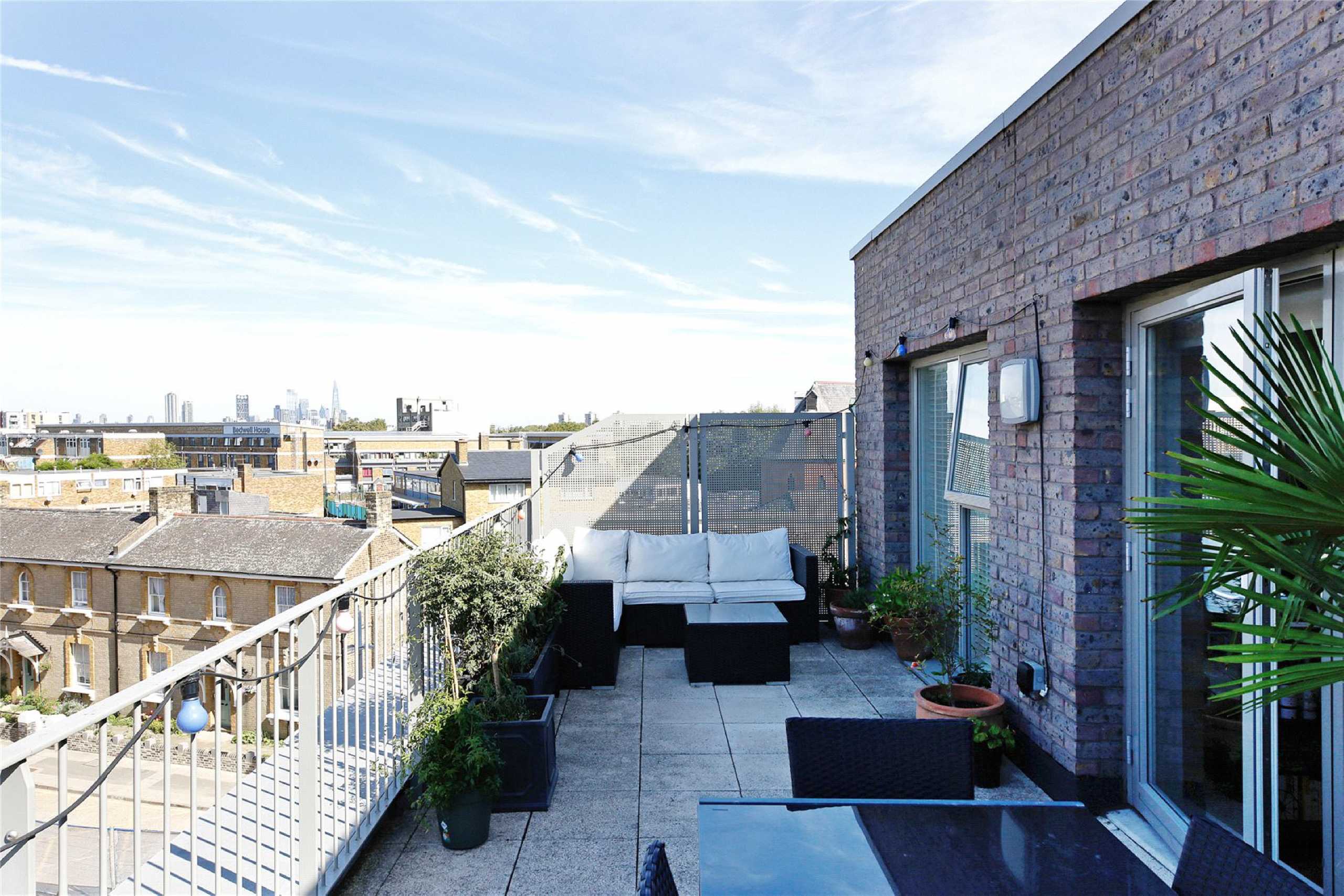 Flat Stockwell Park Road in Greater London