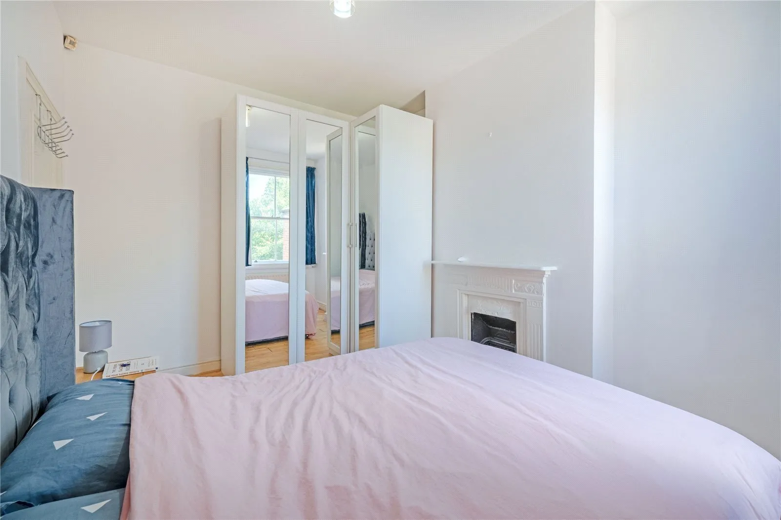 House Brenthurst Road in Greater London