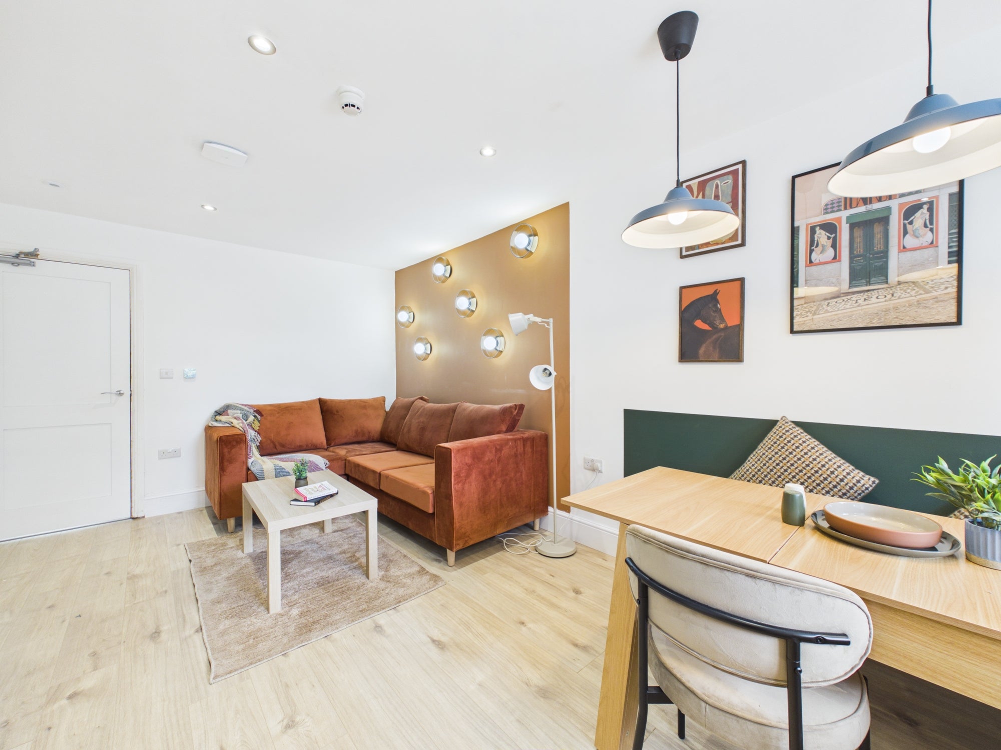 Room Tewkesbury Road in Gloucester