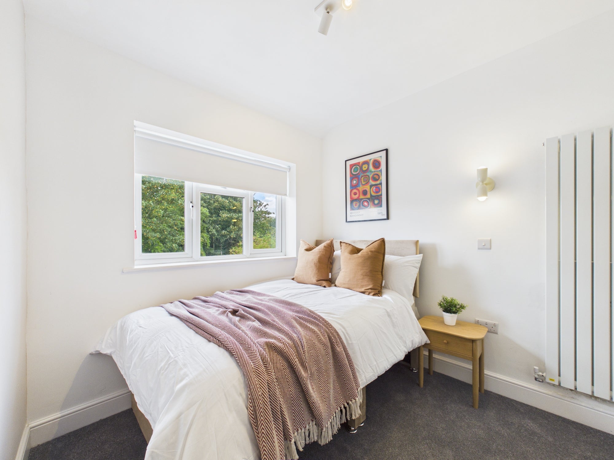 Room Tewkesbury Road in Gloucester