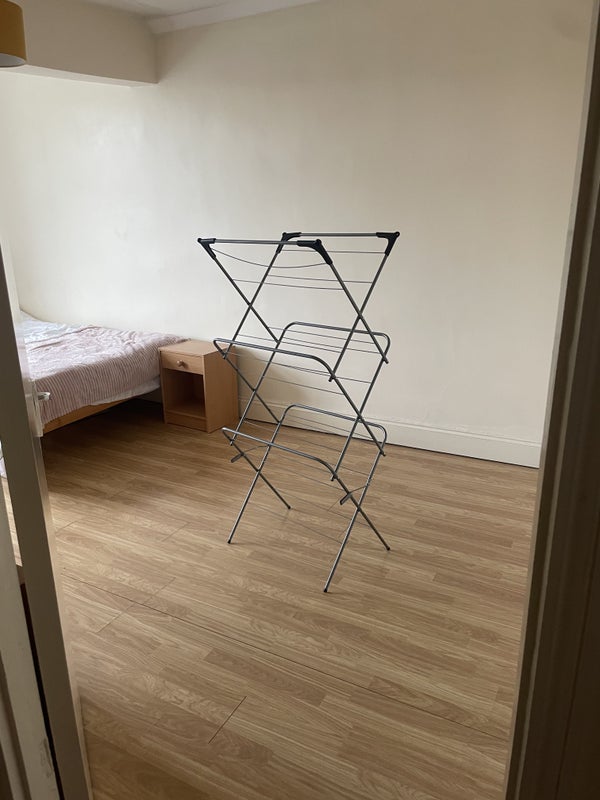 Room Westbourne Park Road in City of Westminster