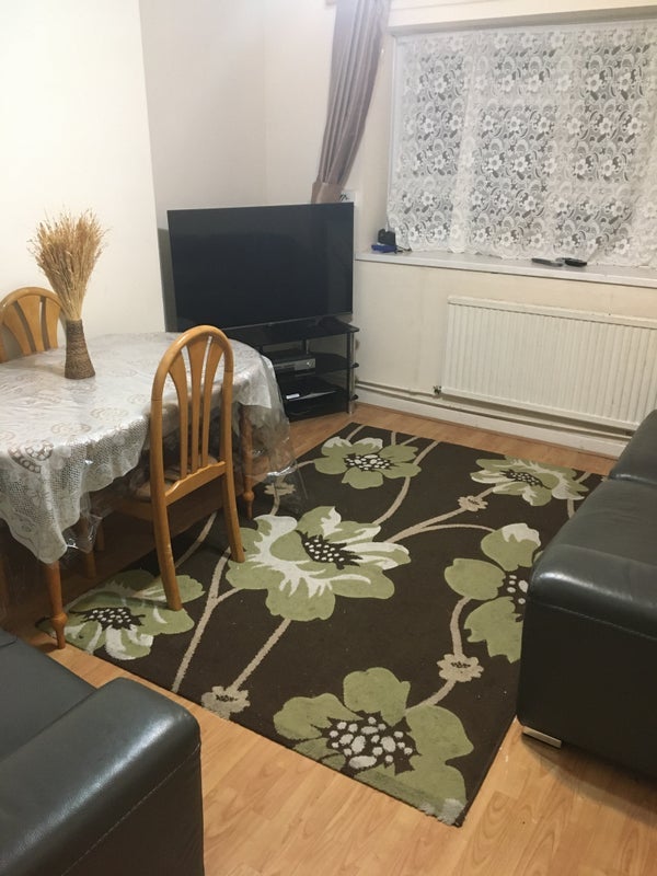 Room Beccles Street in Greater London