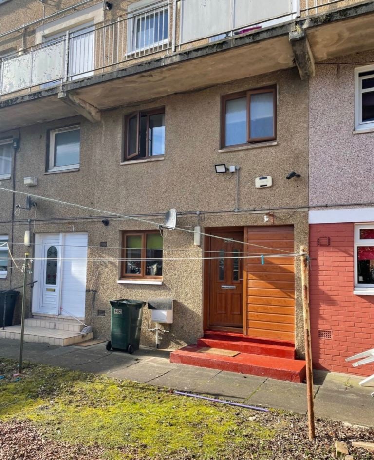 House Strathmore Gardens in Cambuslang