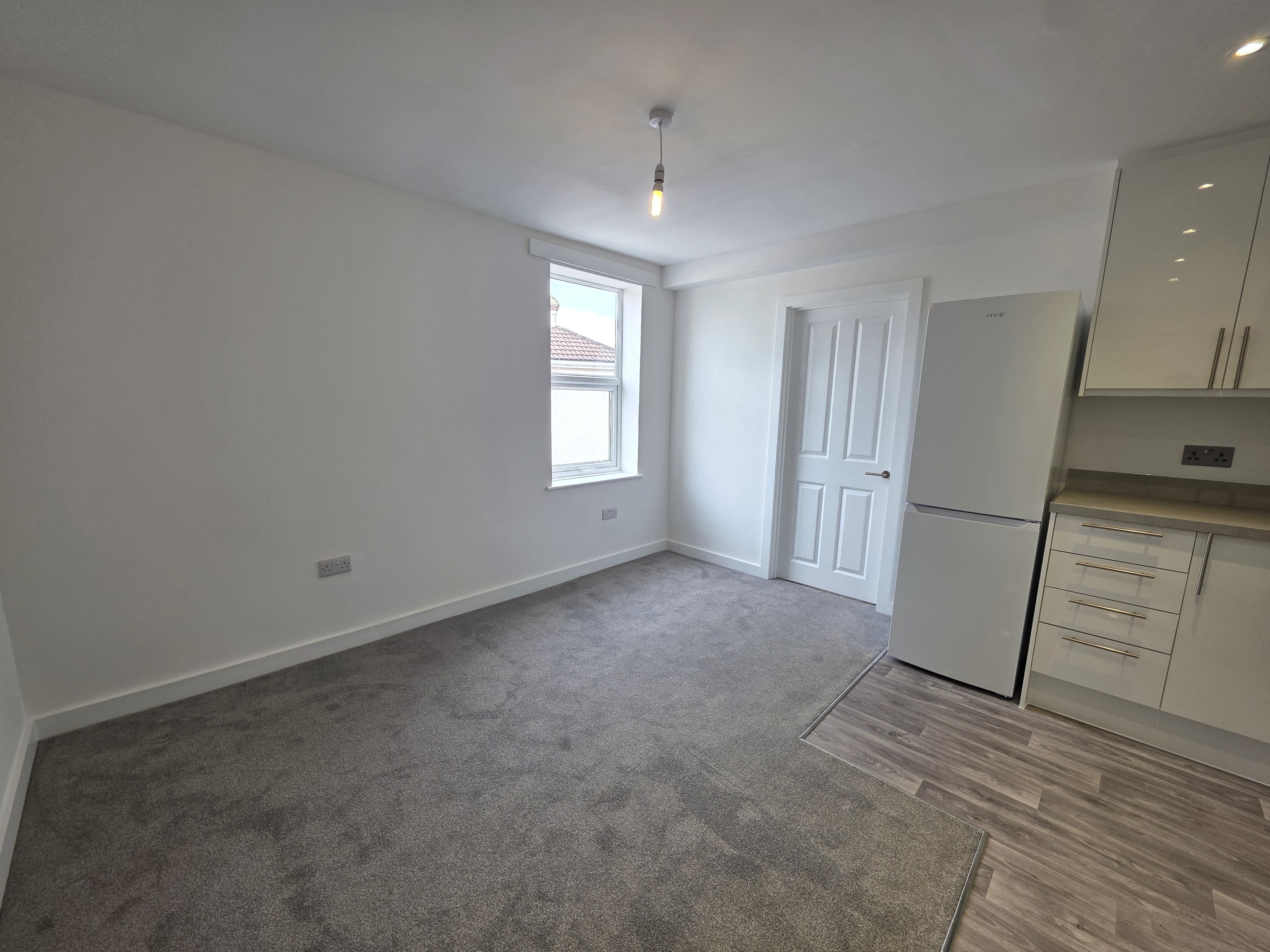 Flat Hunt Street in Swindon