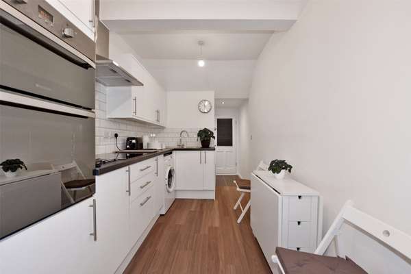 Room Meadow View in Marlow Bottom
