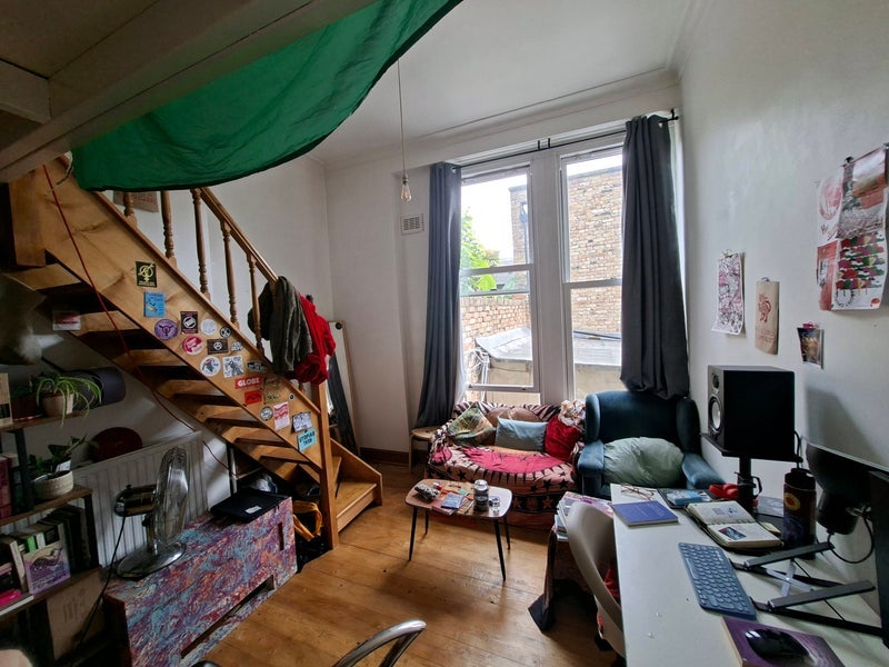 Room Clarence Road in Greater London