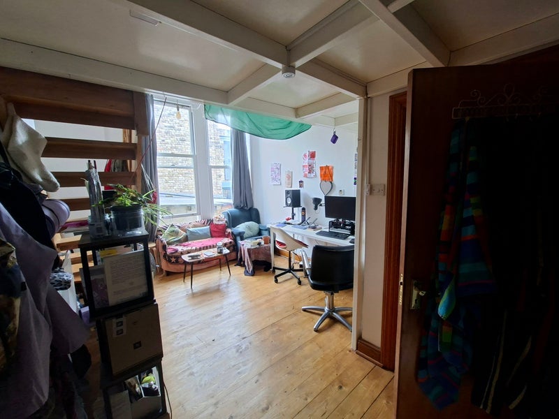 Room Clarence Road in Greater London