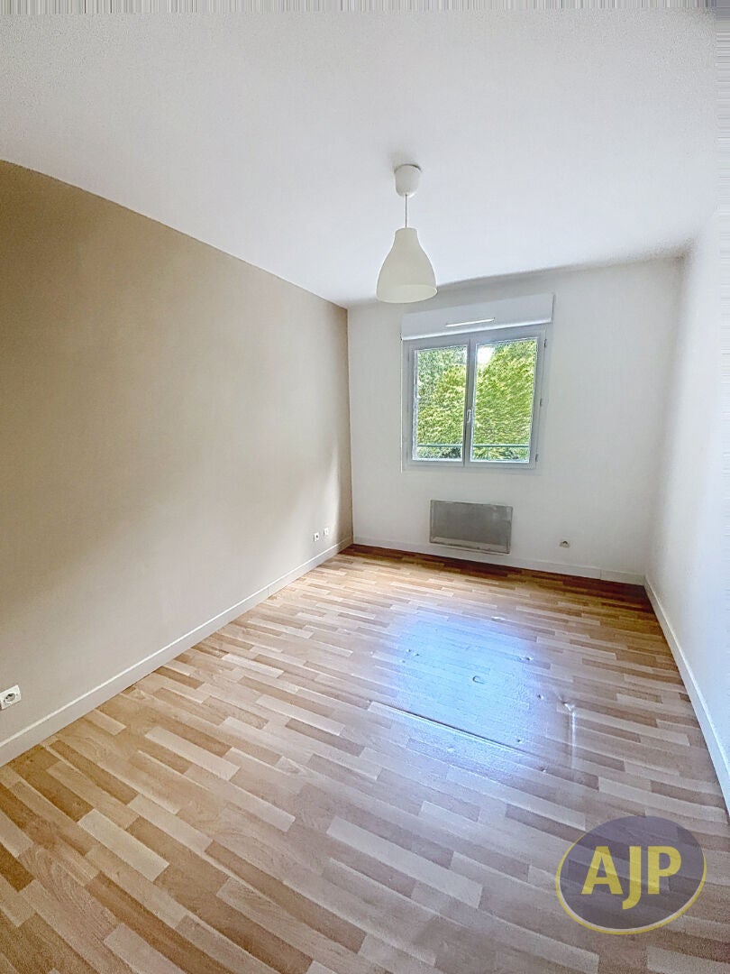 Flat Rue Marie Curie in Meusnes