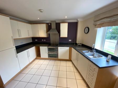 Flat Jagoda Court in Blunsdon St Andrew