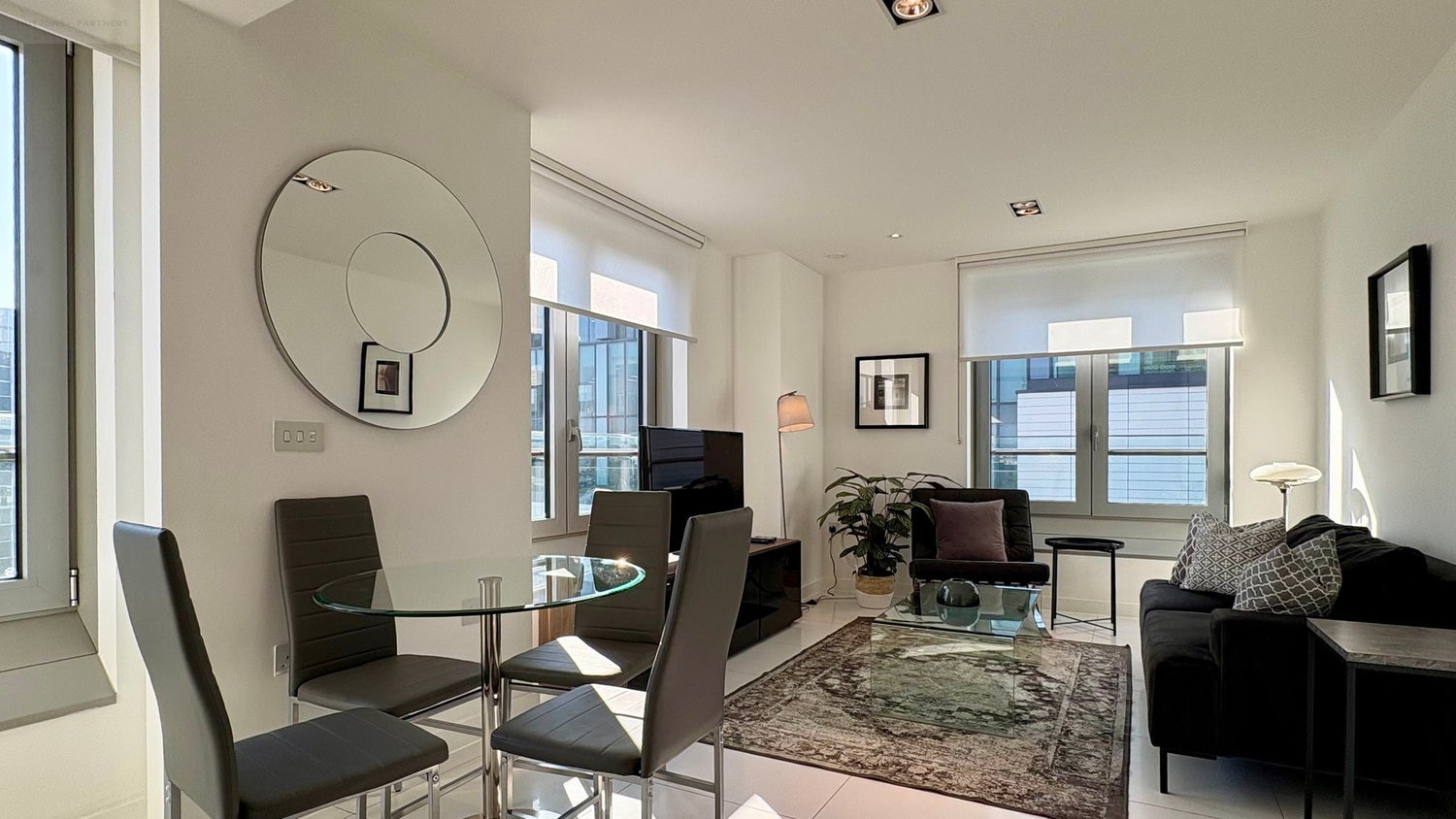 Flat Longford Street in Greater London