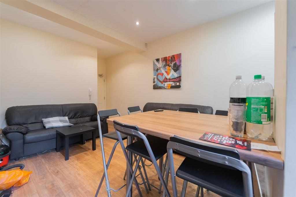 Flat Selly Hill Road in Birmingham