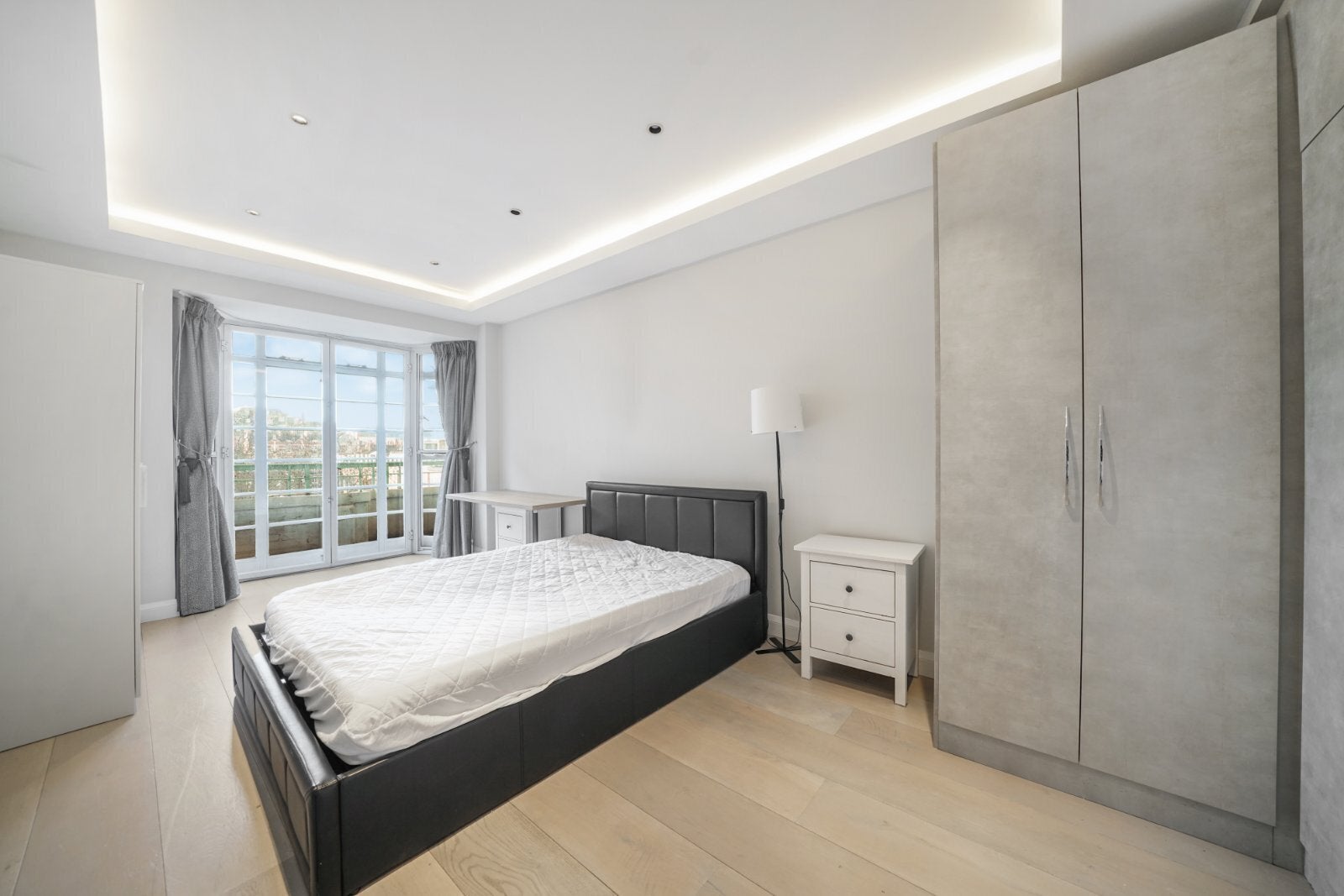 Flat Marylebone Road in City of Westminster