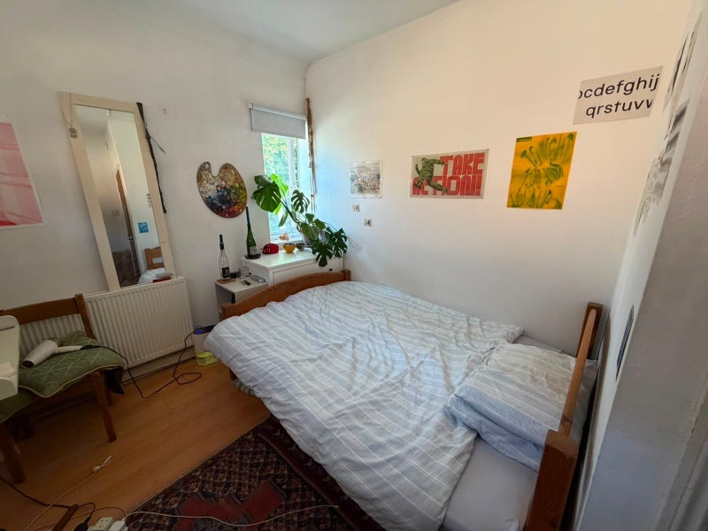 Room Brockley Road in Greater London