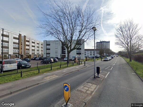 Flat Convent Way in Greater London