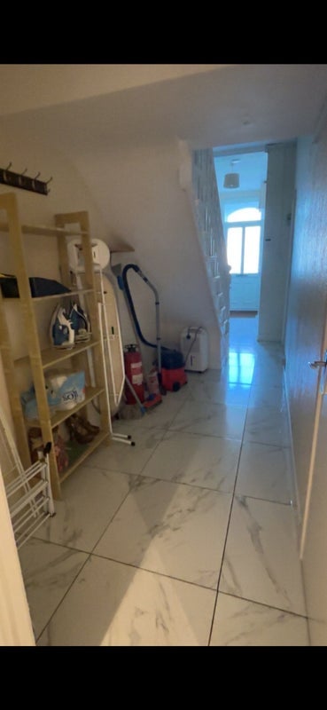 Room Miskin Street in Cardiff