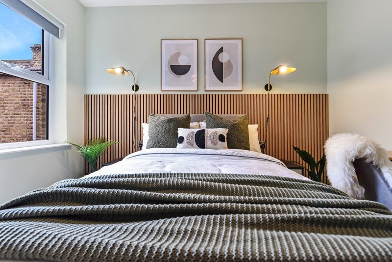 Room Carswell Road in Greater London