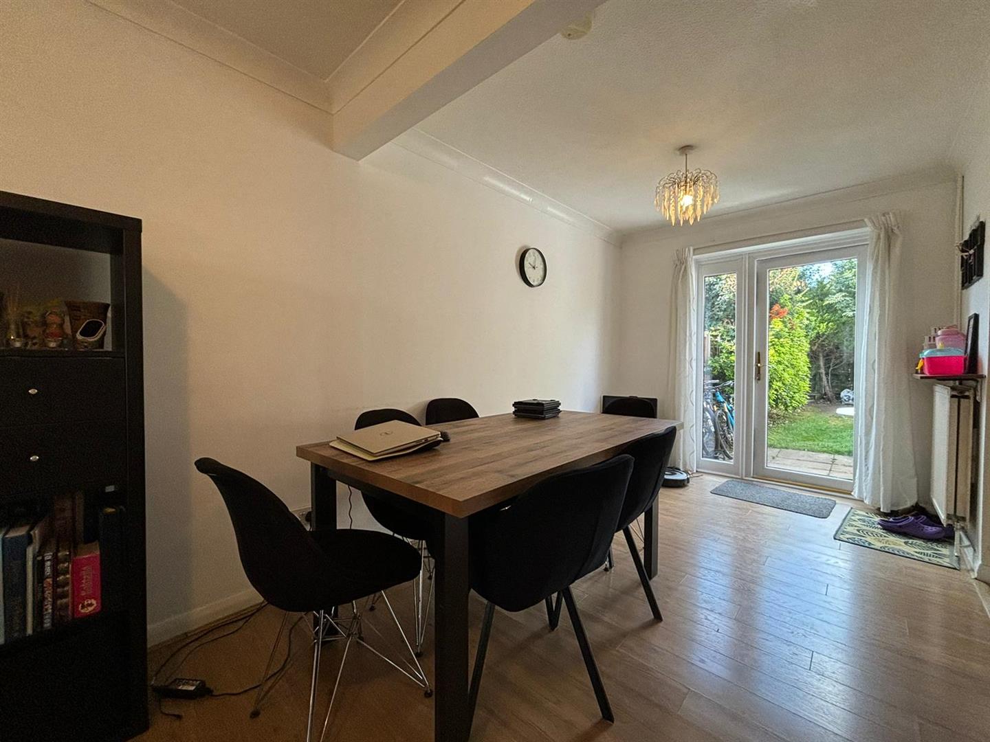 Flat Wren Drive in Greater London
