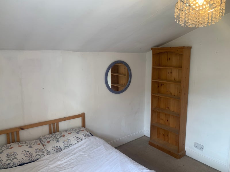 Room Gloucester Road in Bristol
