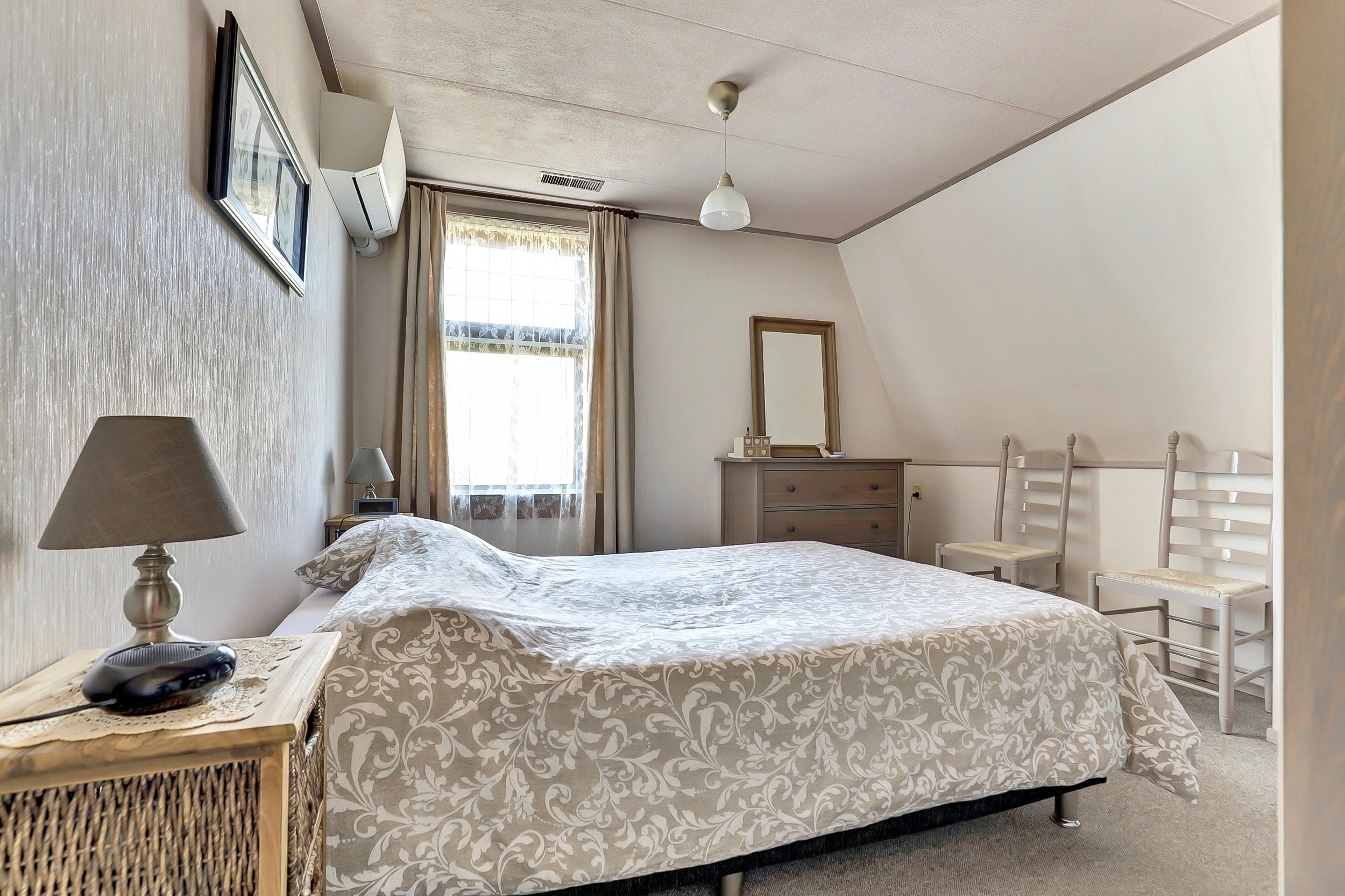 Twee-onder-één-kap te koop: Vlissingsestraat 112, Oost-Souburg